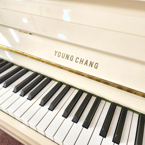 명품 화이트 피아노 영창 U-121CDS