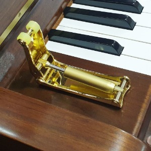 피아노건반 뚜껑 손보호 장치
